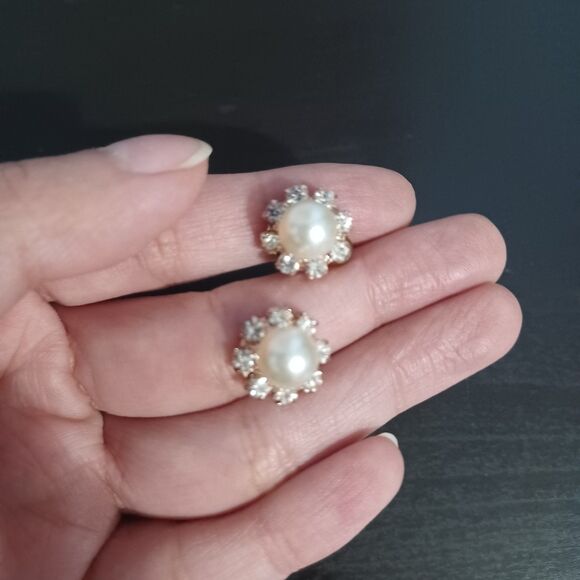 Elegant Pearl & Rhinestone Jewelry Set, 16" - Picture 4 of 5